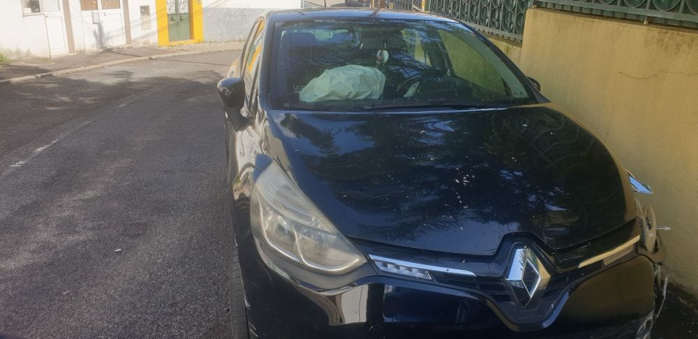 Renault Clio  4  /2014 sinistrado