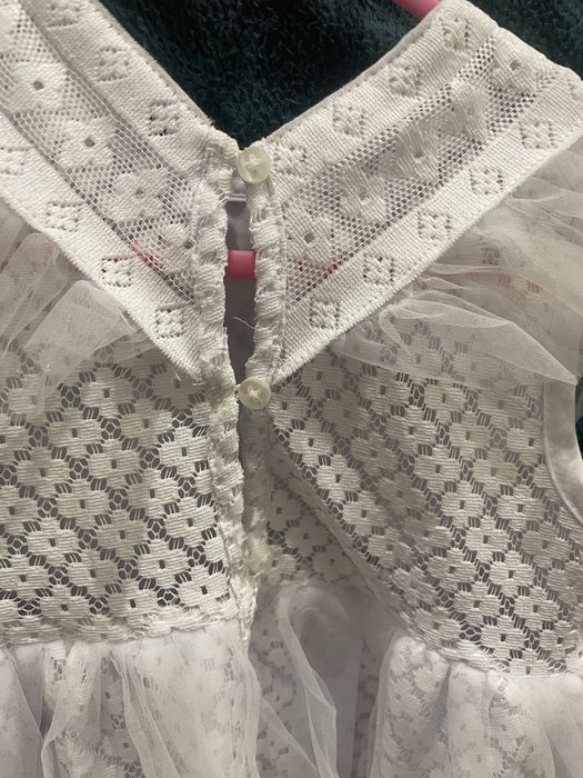 Sukienka  dla dziewczynki rozmiar 98 biala z falbankami