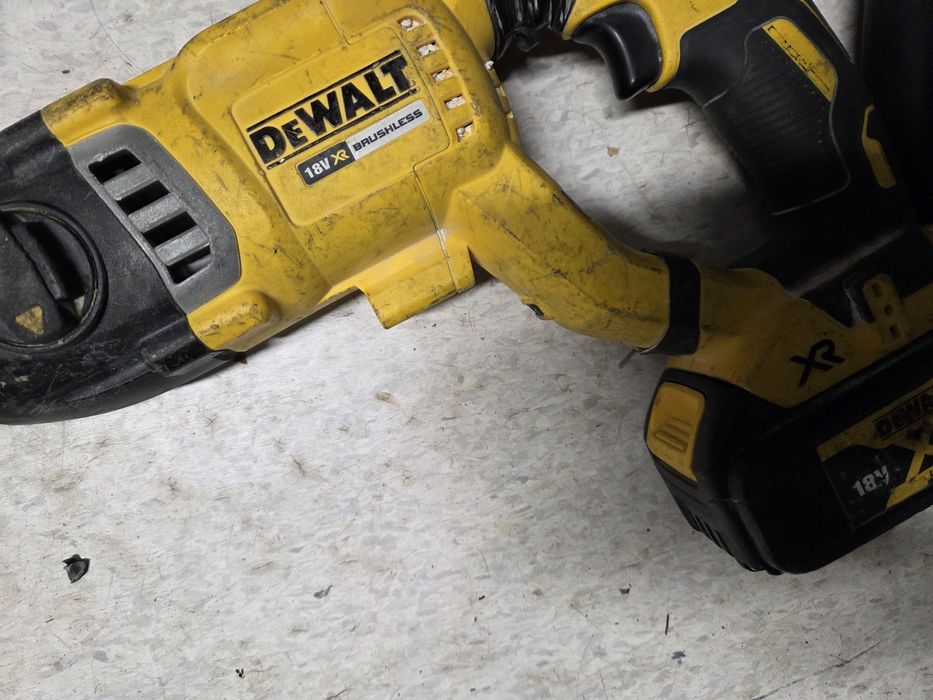Dewalt DCH263 młotowiertarka z akumulatorem.