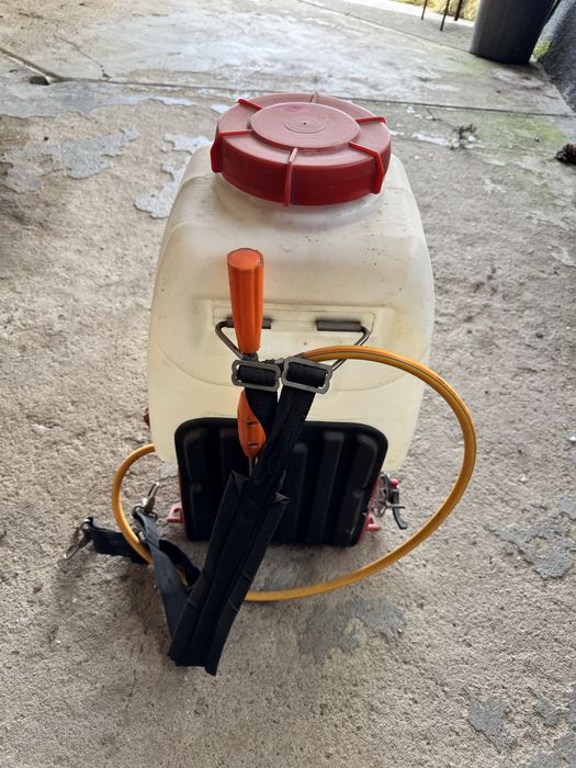 Maquina pulverizadora a motor