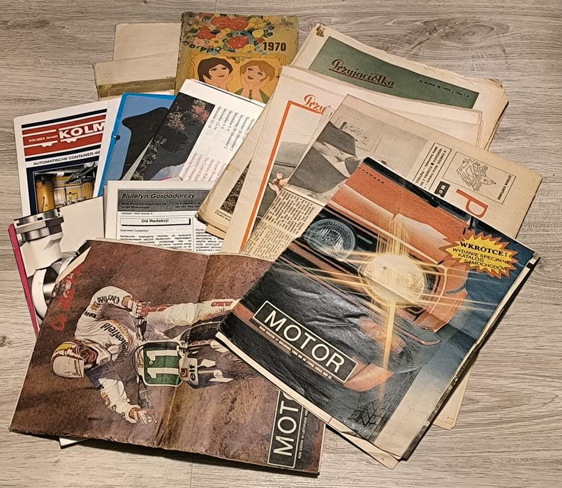 Stare gazety i ulotki PRL u