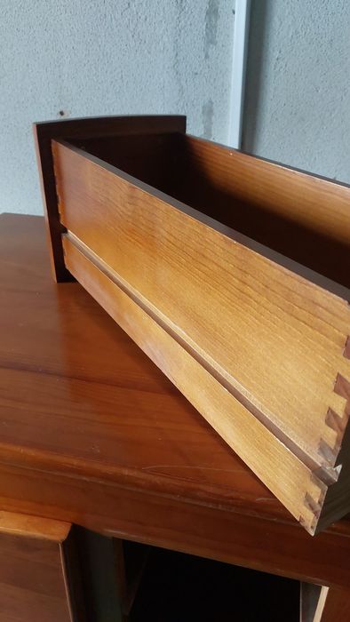 Cómoda grande feito á mão