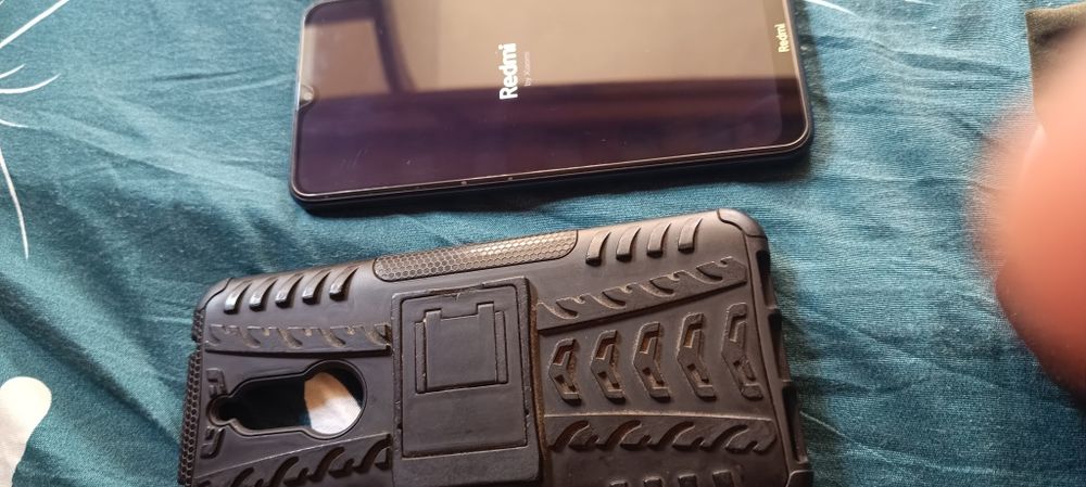 Телефон  xiaomi Redmi 8
