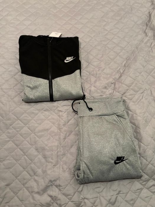 Nike tech fleece 2024