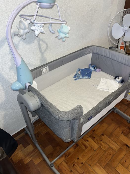 Vende berço com o colchaõ e com o móbile musical