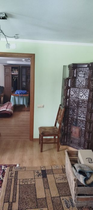 Будинок з гарними краєвидами готовий до проживання.