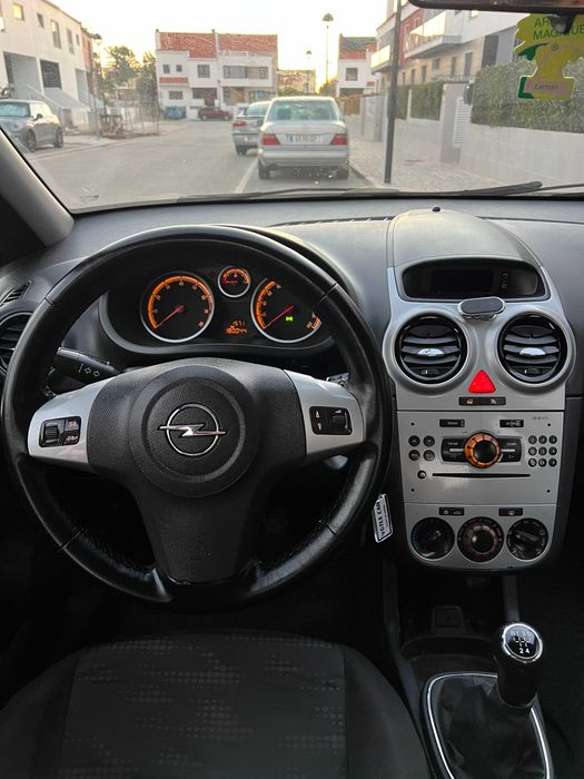 Opel Corsa 1.2 2011 - muito bem estimado