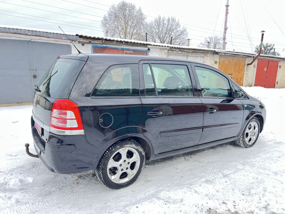 Свіжопригнаний Опель Зефіра з Німеччини