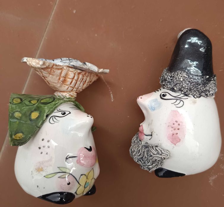 Par de bonecos em cerâmica saloio e peixeira