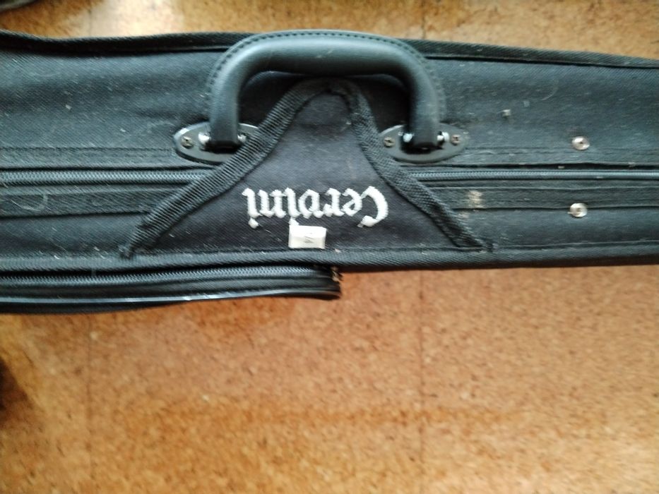 Violino estojo e tripé 4/4  e outro 3/4