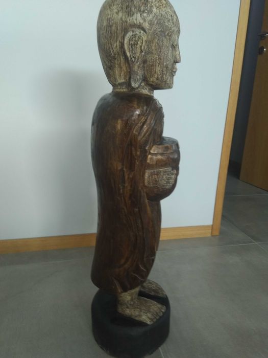 Estatueta Monge Oriental – Artesanal - Madeira Exótica