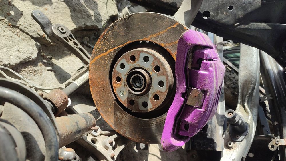 Супорта передні Ауді A4 B7 2.0 TFSI S-Line , супорта Audi А4 б7 С-лайн