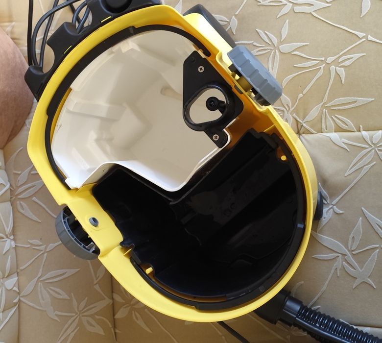 Миючий пилосос Karcher SE 5.100 для хімчистки