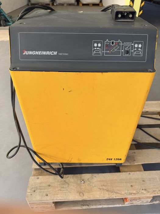 Prostownik/ładowarka Jungheinrich 24V 120A