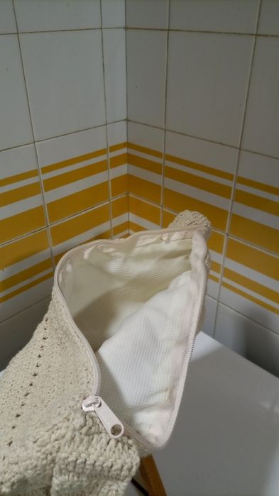 Bolsa  c/ forro em crochê peça nova