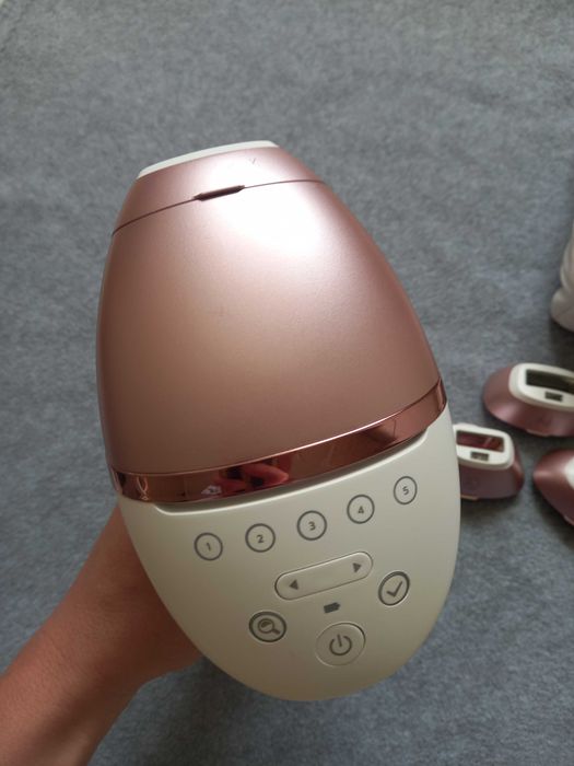 Фотоепілятор Philips Lumea Prestige