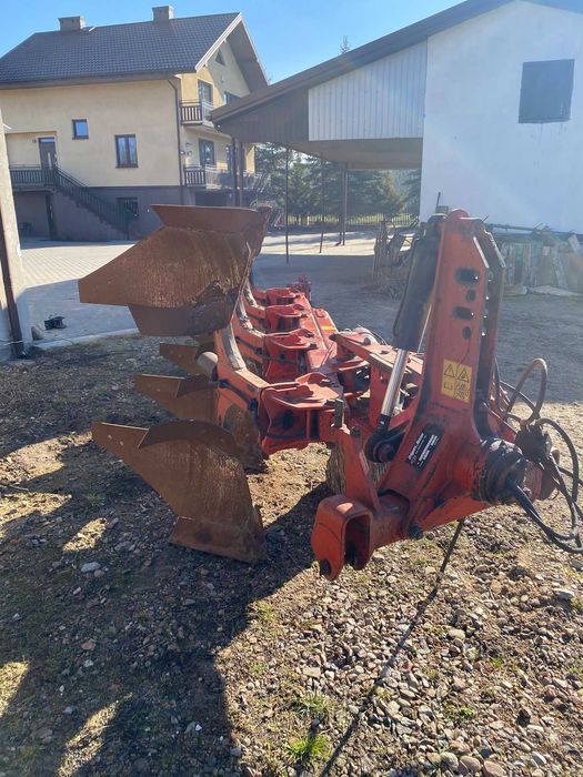 Pług obrotowy 4 skibowy Gregoire besson
