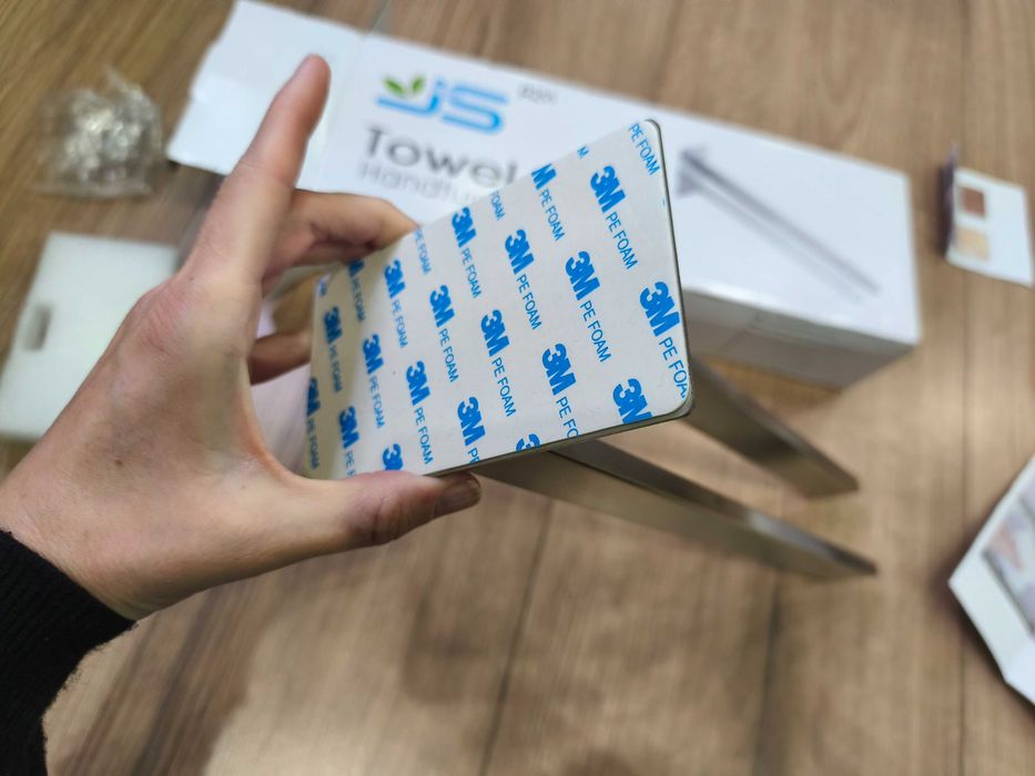 wieszak uchwyt na ręczniki srebrny chrom samoprzylepny