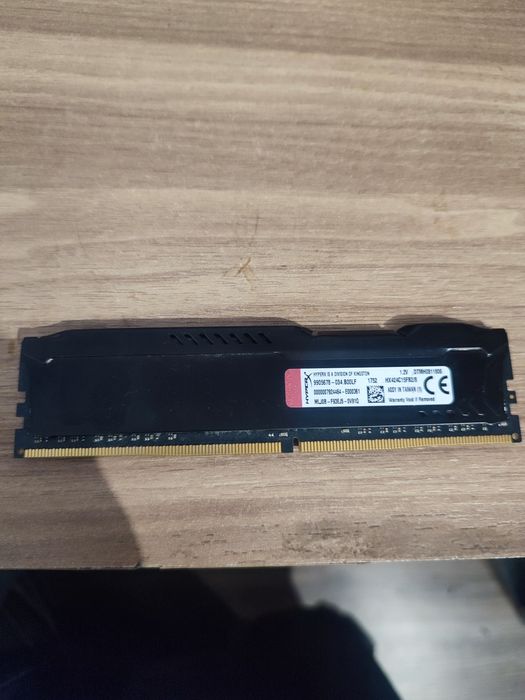 Pamięć RAM 1x8gb DDR4