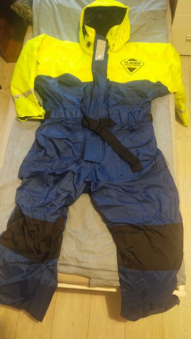 Зимний комбинезон
Состояние: новое.