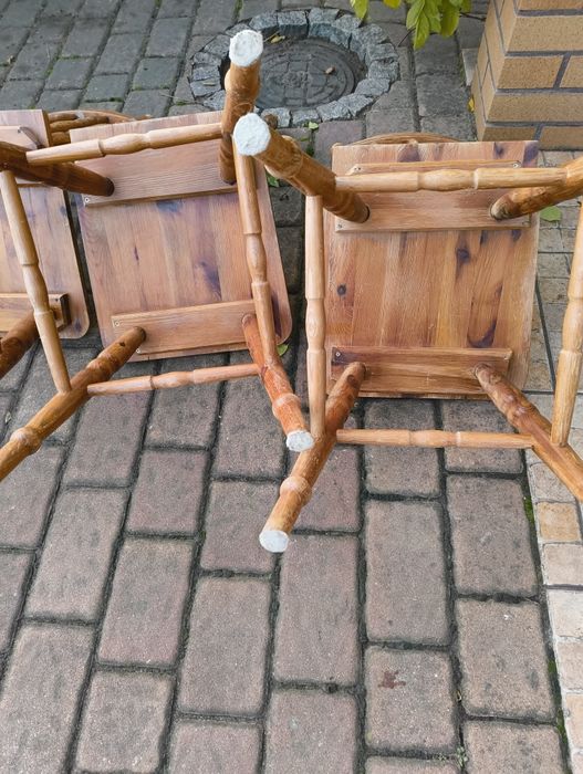 Drewniane krzesła PRL-U