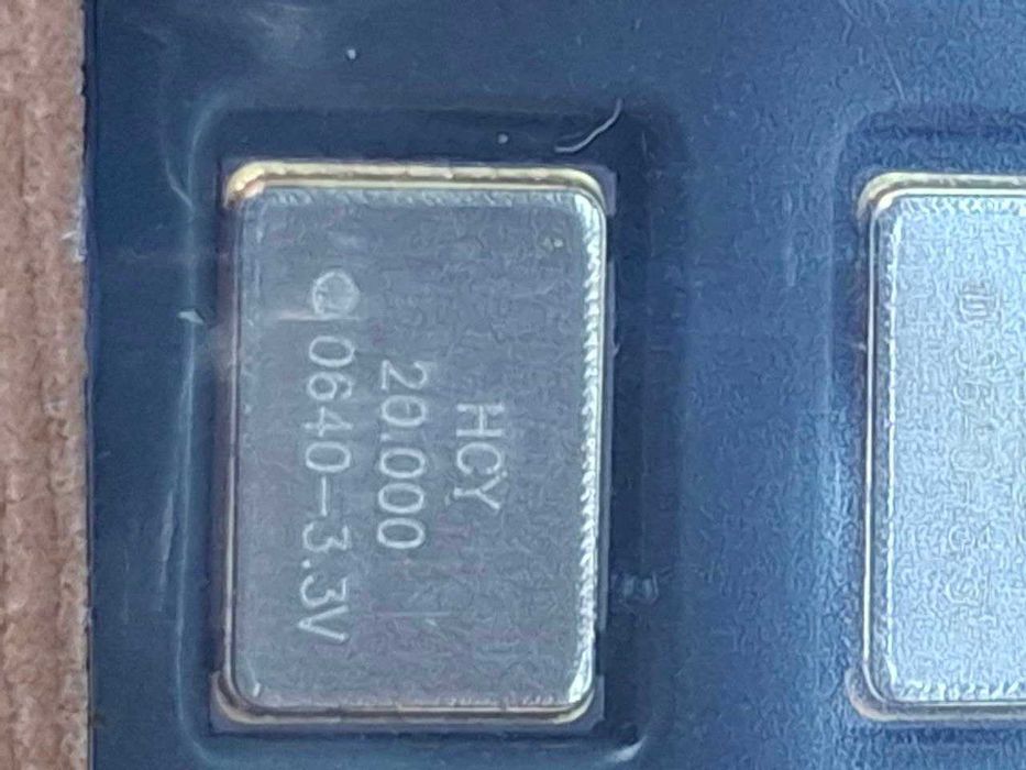 Кварцовий генератор SMD 7050 5×7 мм, 20 МГц