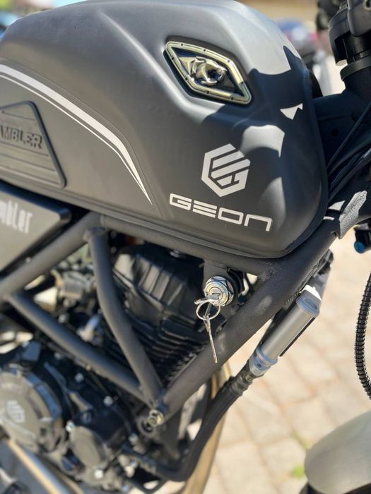 Geon scrambler 250  24.5 к.с каферейсер