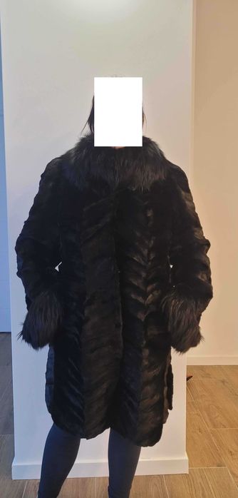 Kurtka z łapek lisich