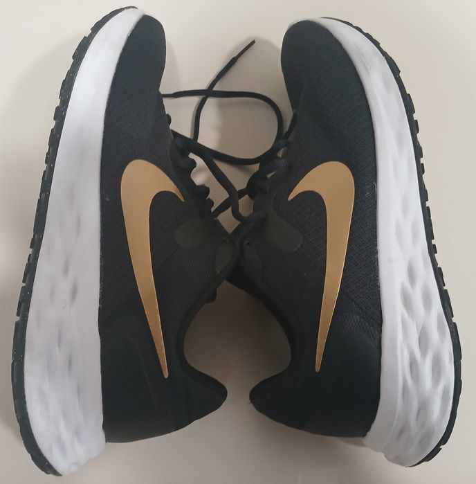 Sapatilhas NIKE Performance Revolution 6 p/ corrida em estrada — nº 42