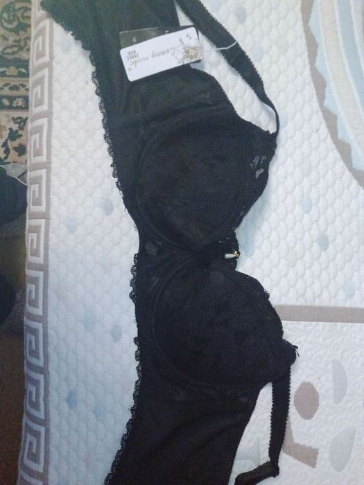 Бюст, бюстгальтер з посиленими брителями та застібкою