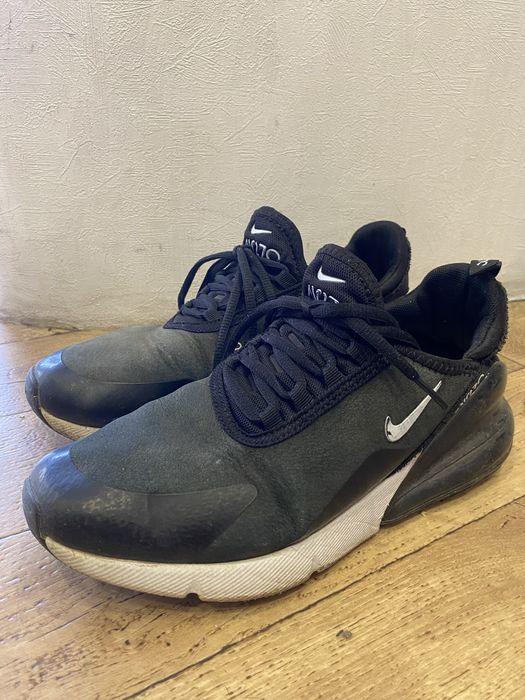 Кросівки Nike.