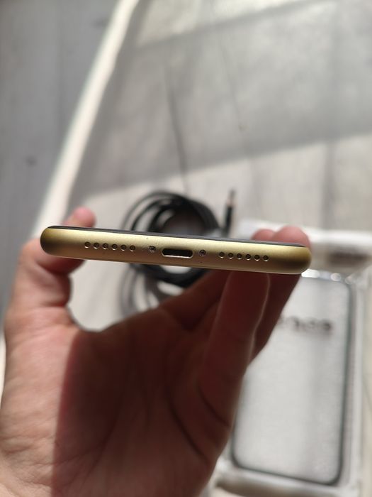 iPhone 11 64 GB 85% bateria żółty