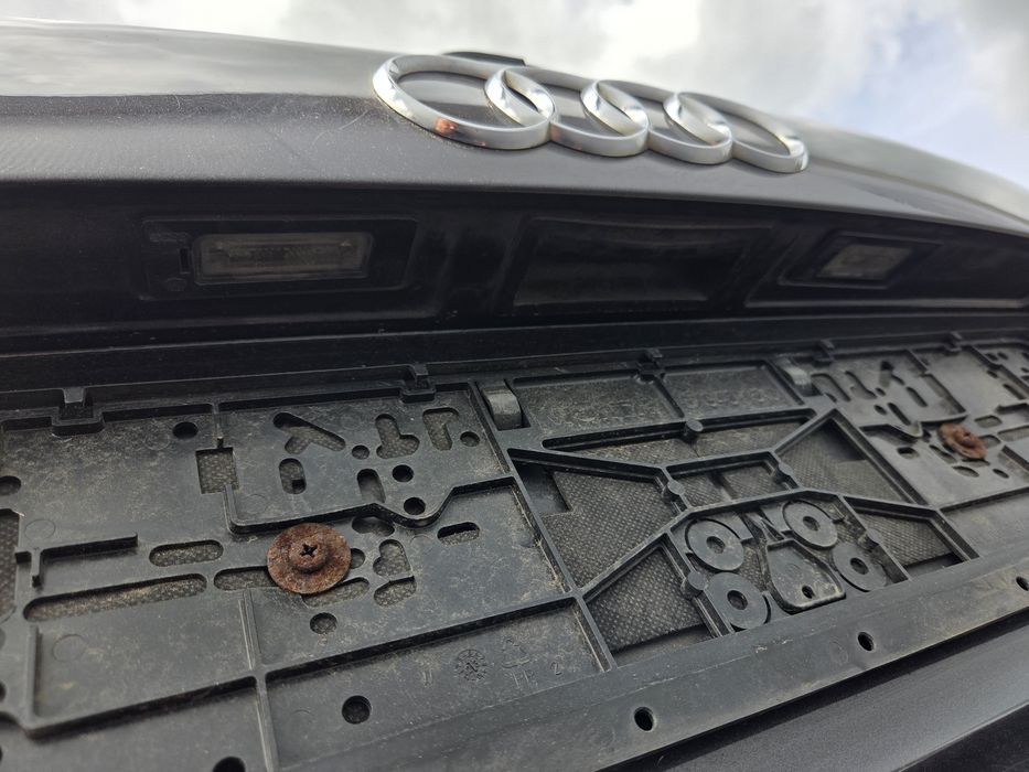 Klapa bagażnika maska Audi A4B8 Avant kolor LZ7L