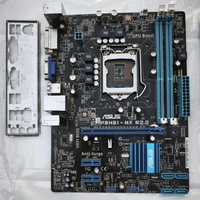 Duas  Boards  ASUS P8H61,  Socket LGA 1155