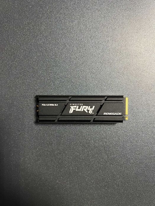 SSD Kingston FURY Renegade 2TB у відмінному стані