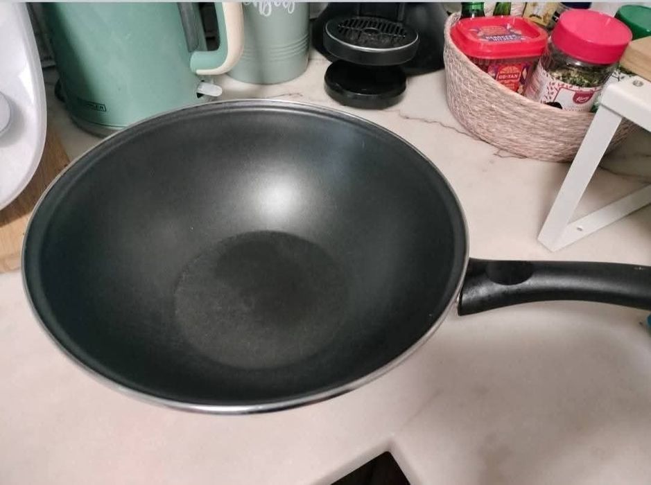 Wok muito  pouco usada