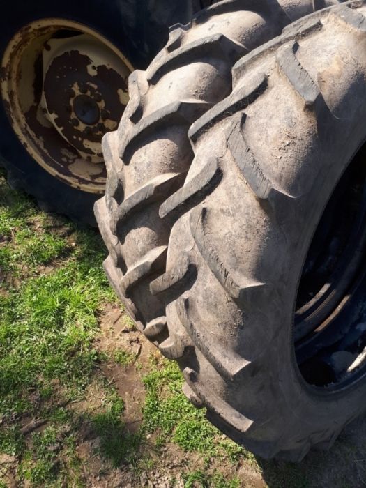 Opony zachodnie 13.6 R - 38 para 330-965 RADIALNE 13.6/12 R - 38 Mocne