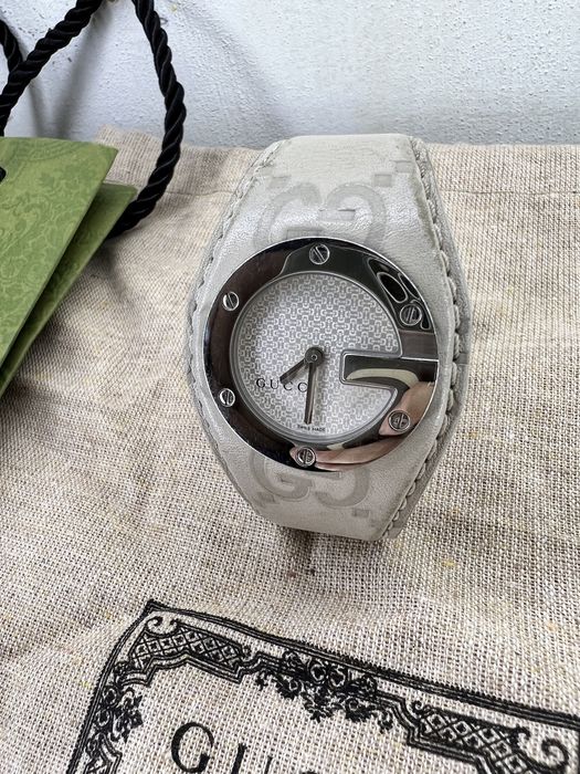 Женские часы Gucci оригинал номерные Швейцария