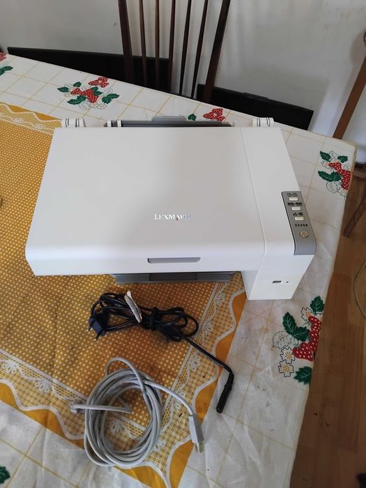 Impressora  em bom estado preço mesmo para desocupar  valor ai no anuncio