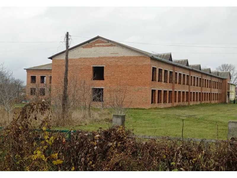 ПРОДАЖ - Будівля громадського призначення, 3917,6 кв.м. с. Тростянець