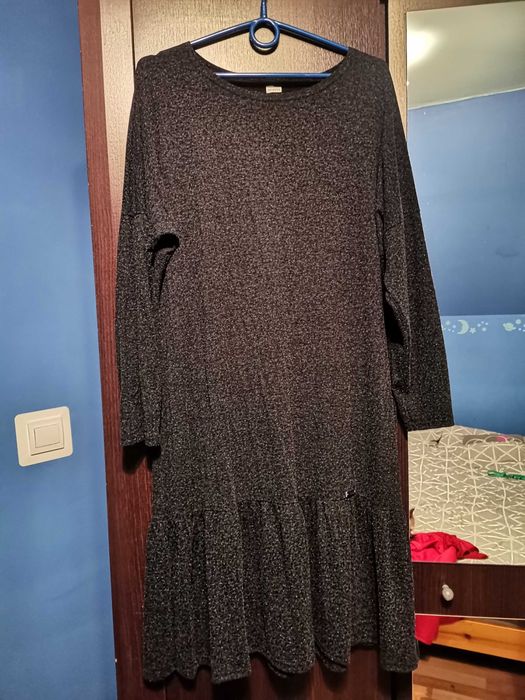 Sukienka z falbanką