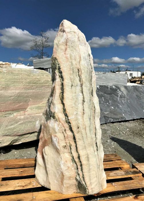 Głazy Monolity Duży kamień , kamień Strzałkowy , Szpilki