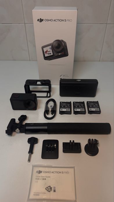 DJI Osmo Action 5 Pro Adventure Combo