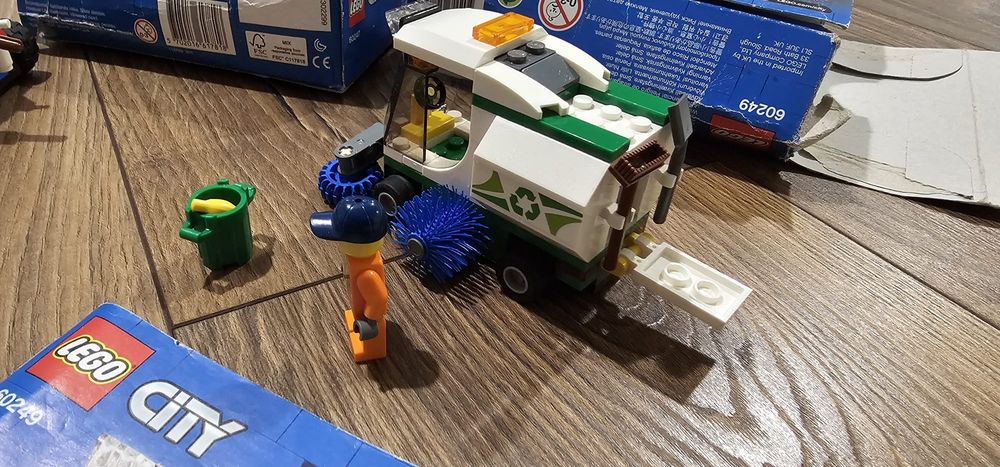 LEGO 60247 i 60249
