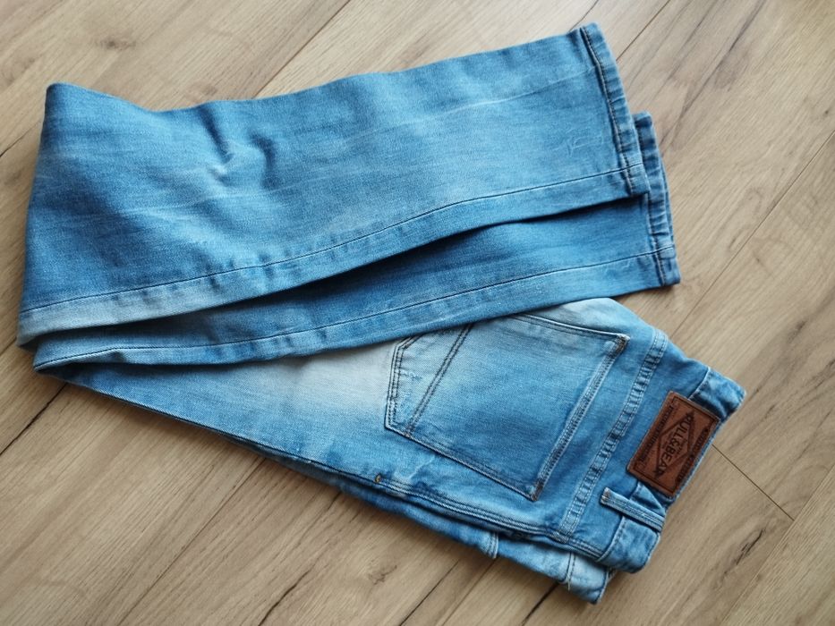 Spodnie jeans pułk& bear S