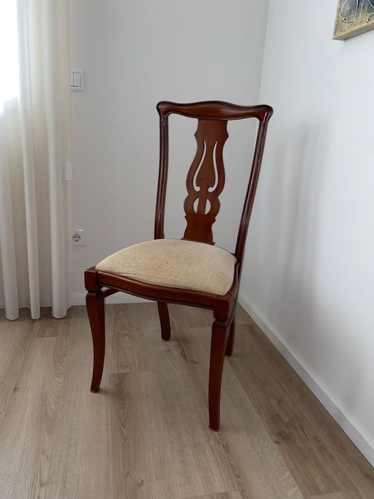 Mesa de sala extensível em Madeira Cerejeira + 6 cadeiras