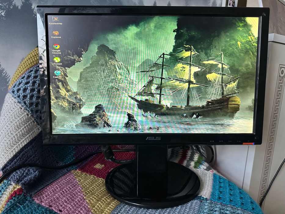 Монітор Asus б/у 2010 рік