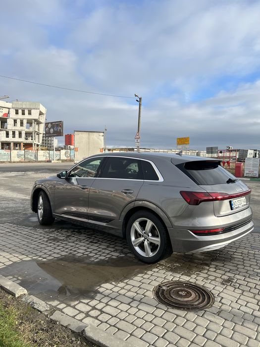 Audi e-tron 2019 VIN WAUZZZGE0KB018795 фото оголошення 17 з 23