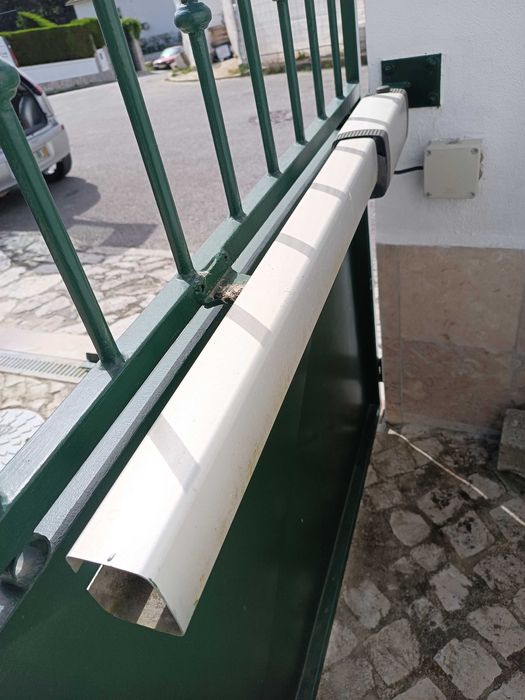 Motor eléctrico BFT de portão 2 braços