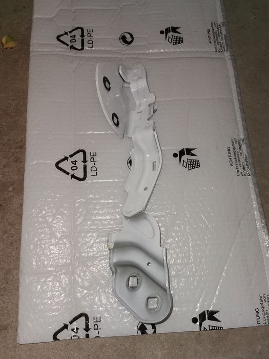 Петля капота Tesla Model 3 highland